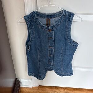 Women’s Denim Vest - Blue Sleeveless Jacket